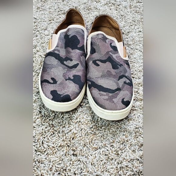 Olukai Puhuea Camo Slide on Sneakers - Picture 2 of 5